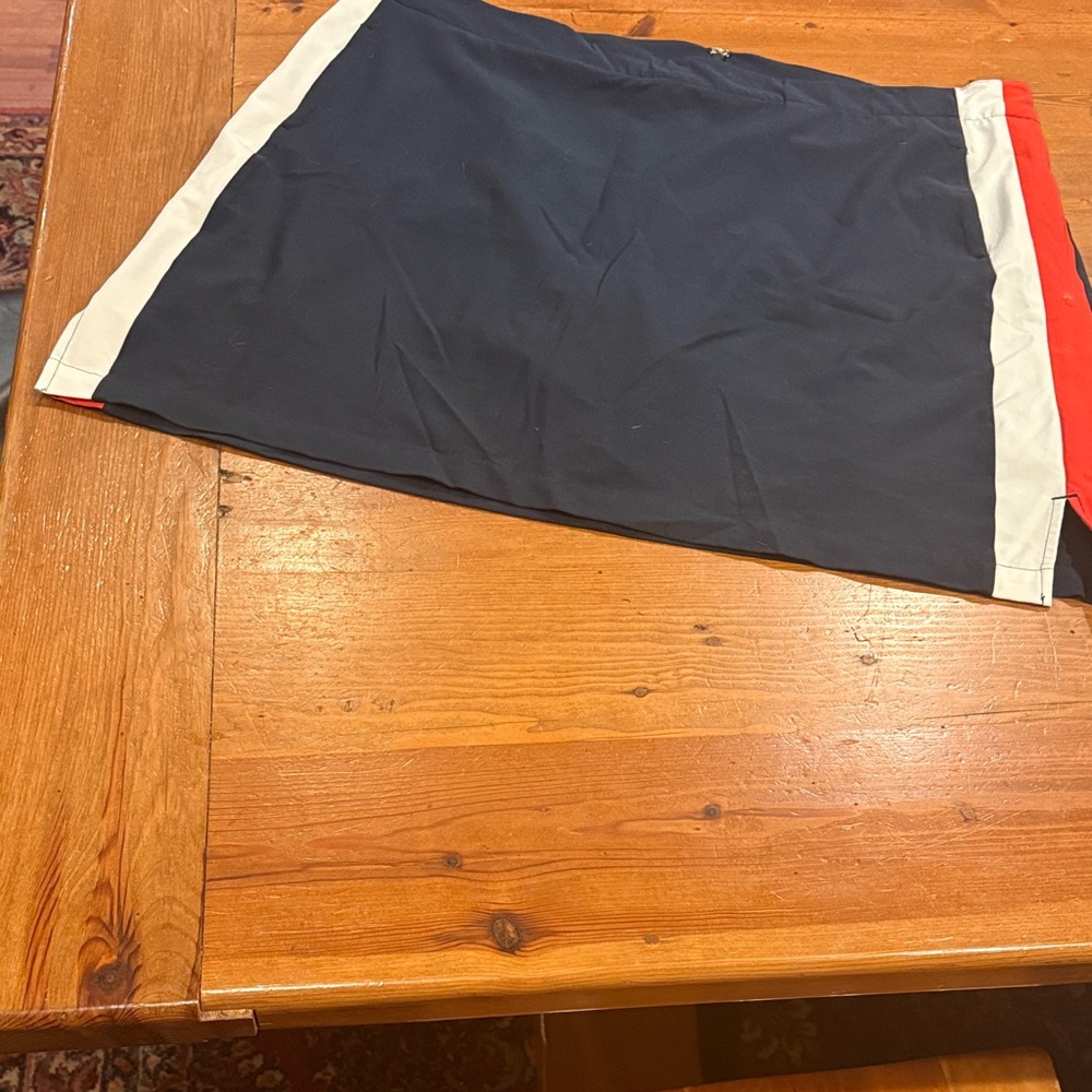 Lady Hagen Golf Apparel.  This Ladies golf skirt is size 18.